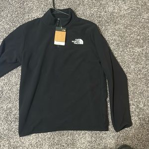Brand New North Face 1/4 zip black size M